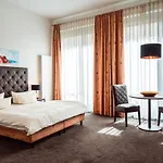 Neumarkt Aparthotel 4*