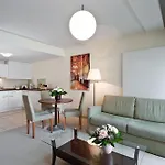Neumarkt מלון דירות 4*