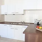 Neumarkt מלון דירות 4*