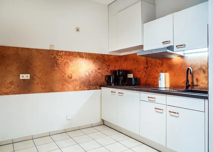 Apart Otel Neumarkt 4*