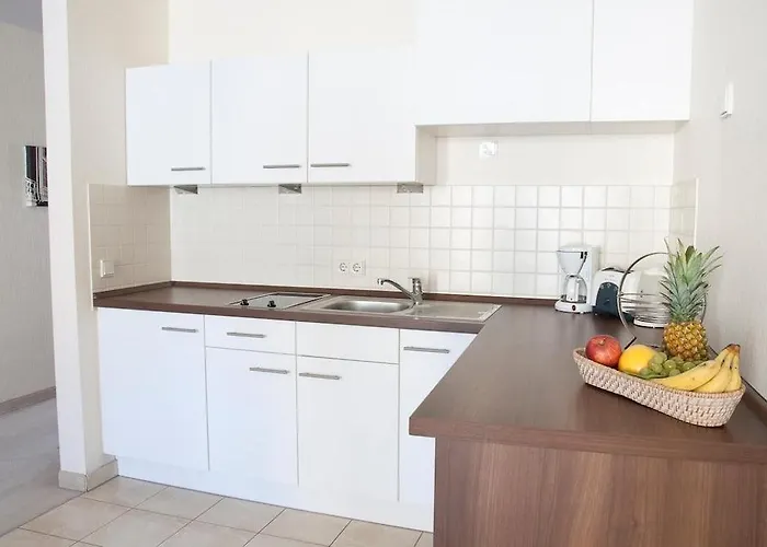 Neumarkt מלון דירות 4*