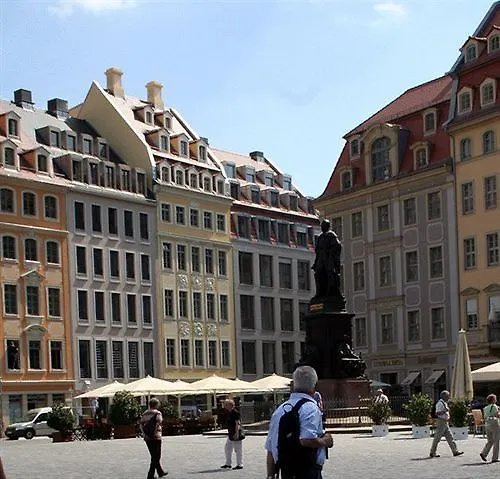 Апарт-отель Neumarkt 4*